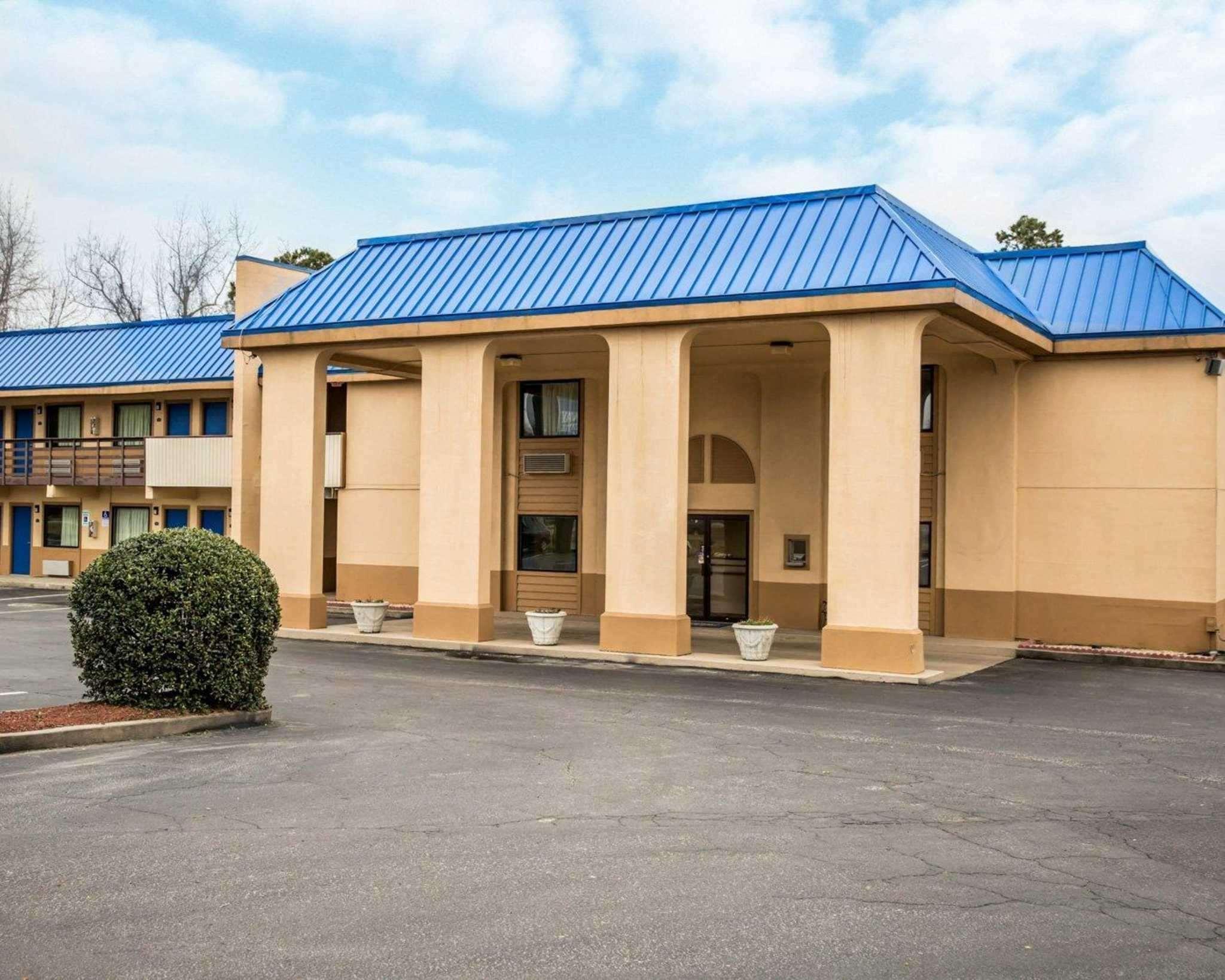 Rodeway Inn & Suites Plymouth Hwy 64 Buitenkant foto